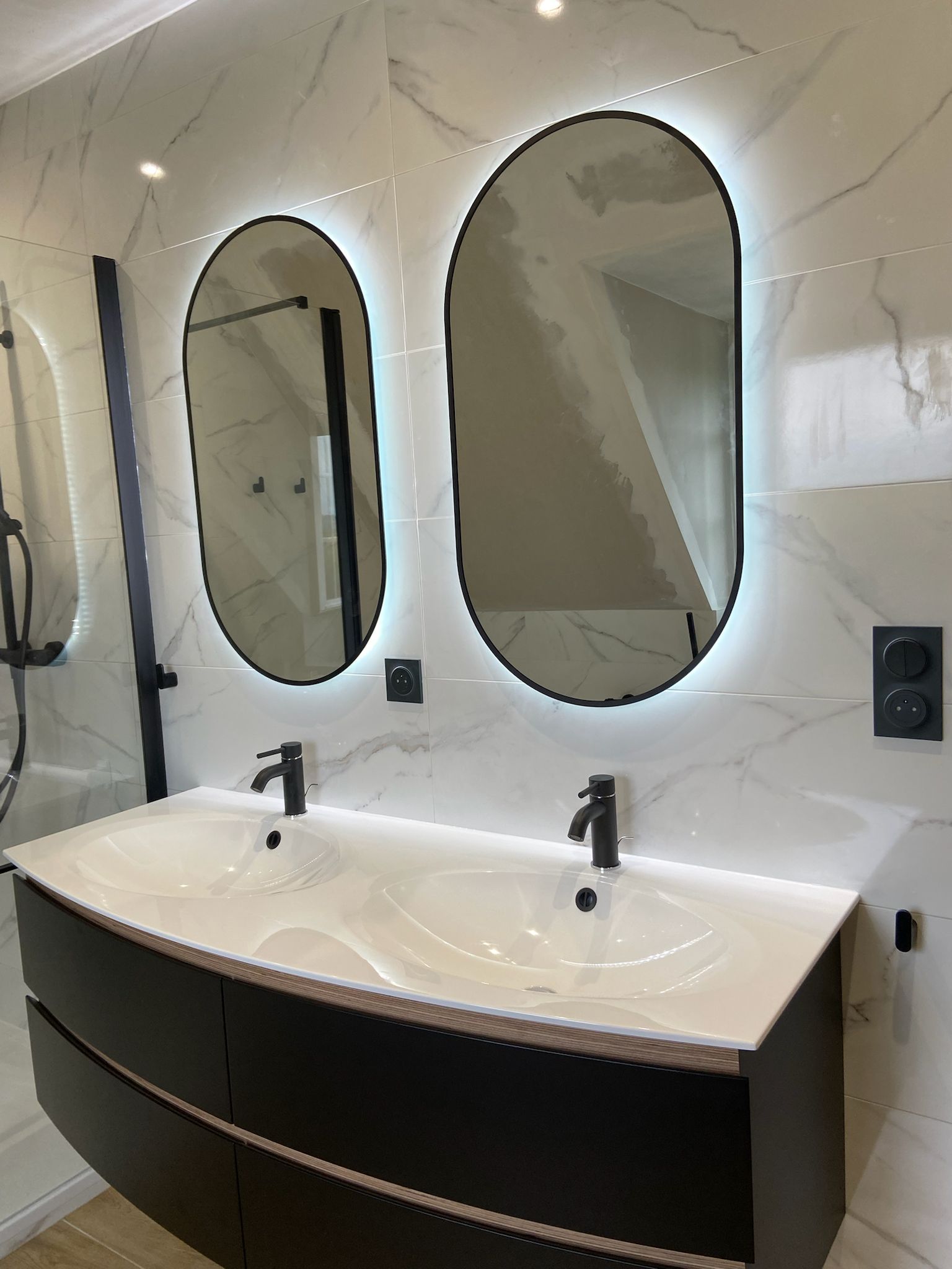 Des miroirs qui apportent de la sophistication